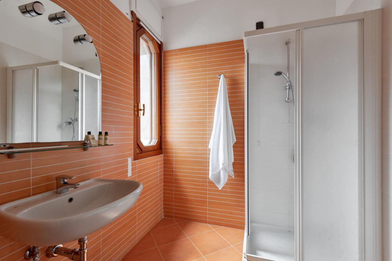 Hotel Riva Alassio Esterno foto